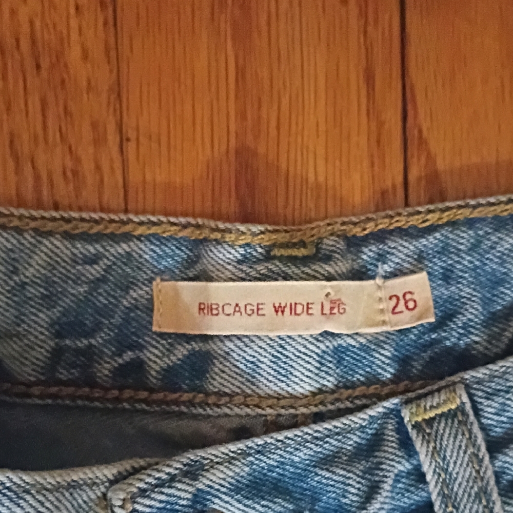 Levi's Light Blue Distressed Boyfriend Jeans - Picture 3 of 7
